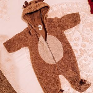 Carter’s zip-up Fleece Jumpsuit- PERFECT condition